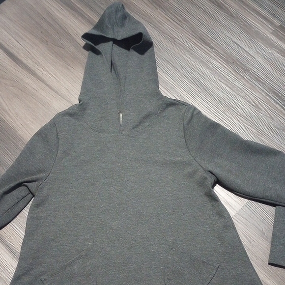 Charcoal Shannon Passero Gray Women's Hoodie - Picture 8 of 11